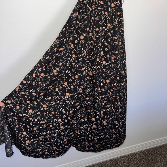 SHEIN Full Length Black Floral Vneck Split Aide Fit&Flare Flare Sleeve Tie Up - Picture 10 of 13